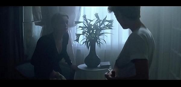 Catherine Deneuve, Susan Sarandon in The Hunger (1983)